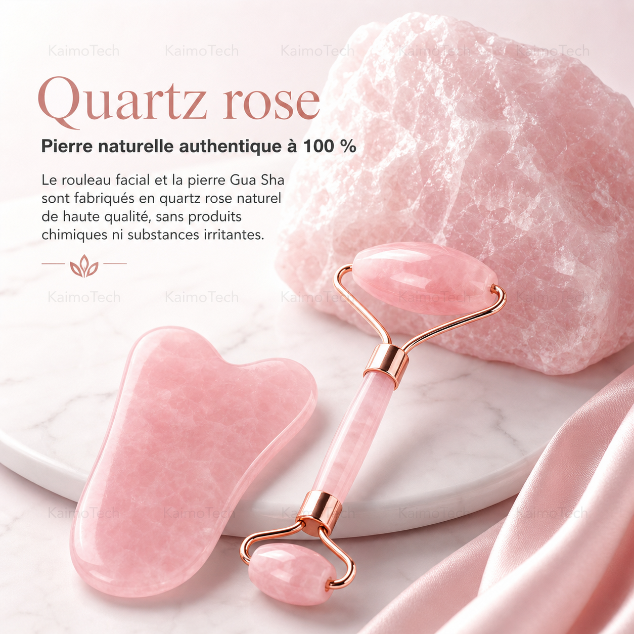 Rouleau de massage en quartz rose et pierre Gua Sha assortie, présentés avec une pierre de quartz rose naturelle. Outils de beauté pour le visage conçus pour une routine bien-être quotidienne, avec quartz rose poli et finitions rose gold pour une expérience élégante, douce et raffinée.