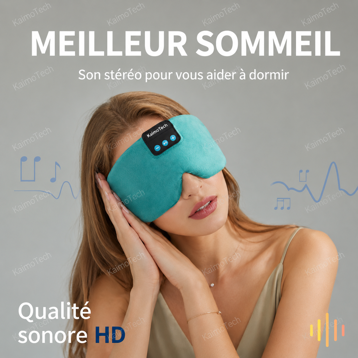 Femme portant le masque de sommeil Bluetooth DreamMask Pro KaimoTech bleu ciel, avec son stéréo intégré, musique sans fil, Bluetooth 5.3 et qualité sonore HD pour une routine de sommeil plus confortable.