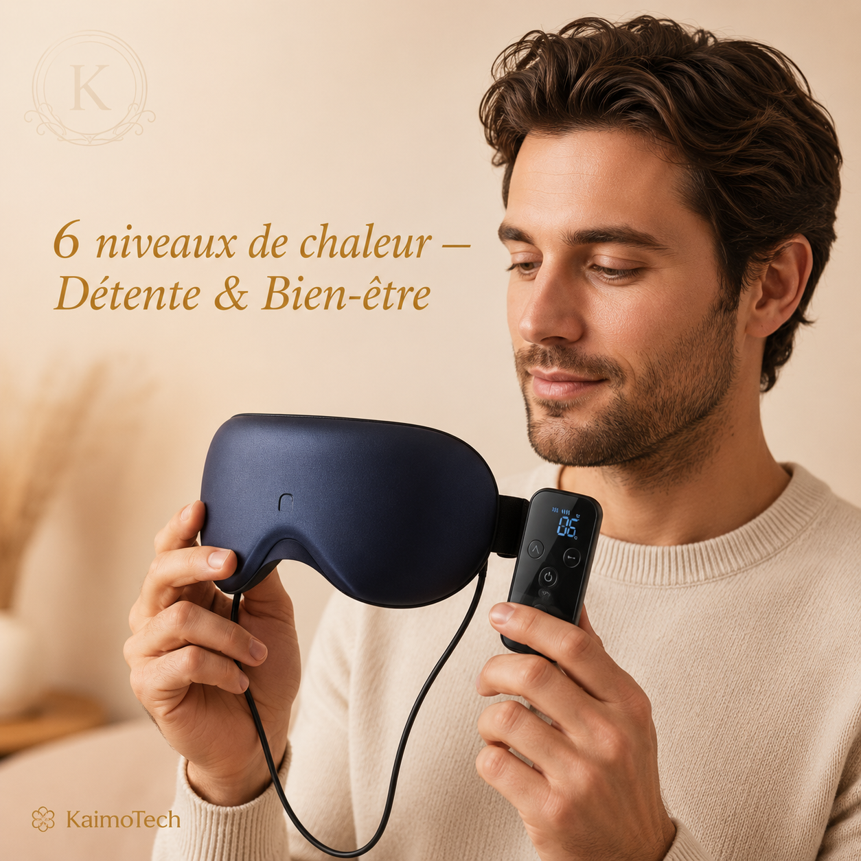 Homme tenant un masque chauffant 3D KaimoTech avec télécommande, 6 niveaux de chaleur et confort apaisant pour un moment de détente.